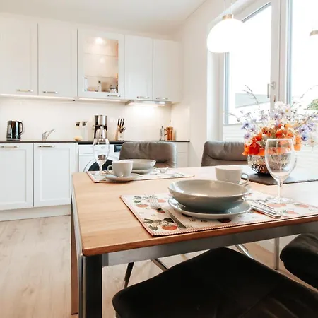 Kranich - Moderne Direkt Am Schloss Ranzow! Holiday home Lohme