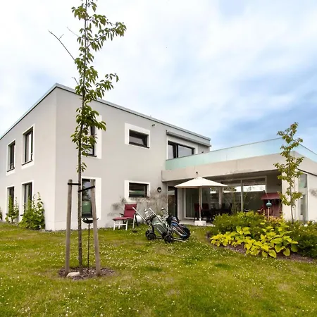 Kranich - Moderne Direkt Am Schloss Ranzow! *