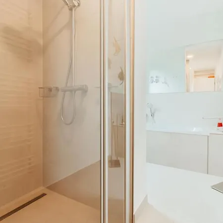 Kranich - Moderne Direkt Am Schloss Ranzow! Ломе