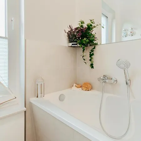 Kranich - Moderne Direkt Am Schloss Ranzow! Апартаменты Ломе