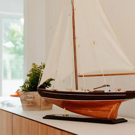 Апартаменты Kranich - Moderne Direkt Am Schloss Ranzow! Ломе