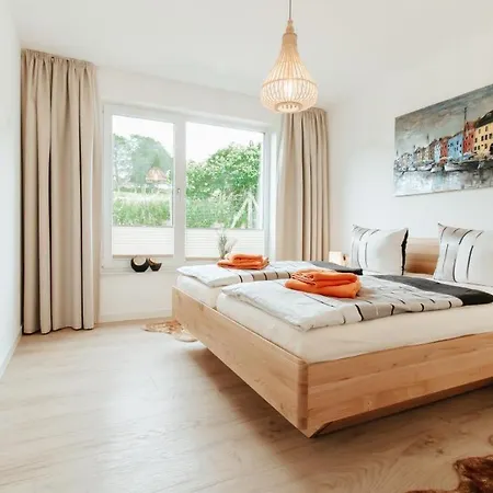 Kranich - Moderne Direkt Am Schloss Ranzow! Ломе