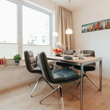 Kranich - Moderne Direkt Am Schloss Ranzow! * Ломе