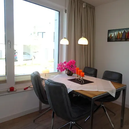 Kranich - Moderne Direkt Am Schloss Ranzow! Апартаменты Ломе